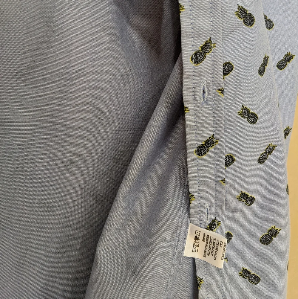 Short sleeve blue button up, pineapple print. Free Planet: men's Large. - Picture 9 of 12